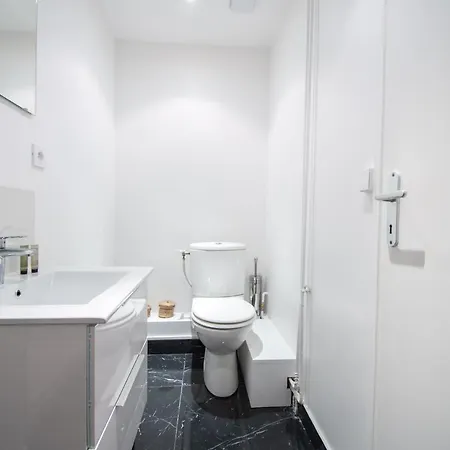 Luxury Flat- Eiffel Tower 公寓式酒店